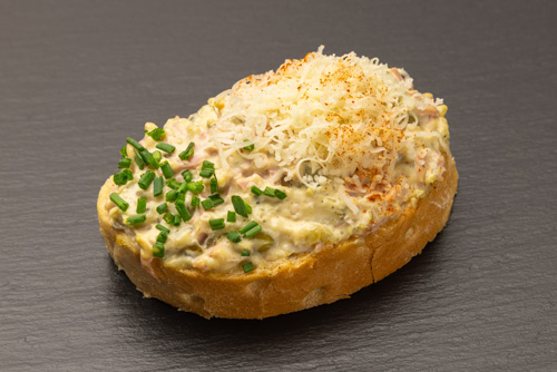 Wurstsalat mit Käse